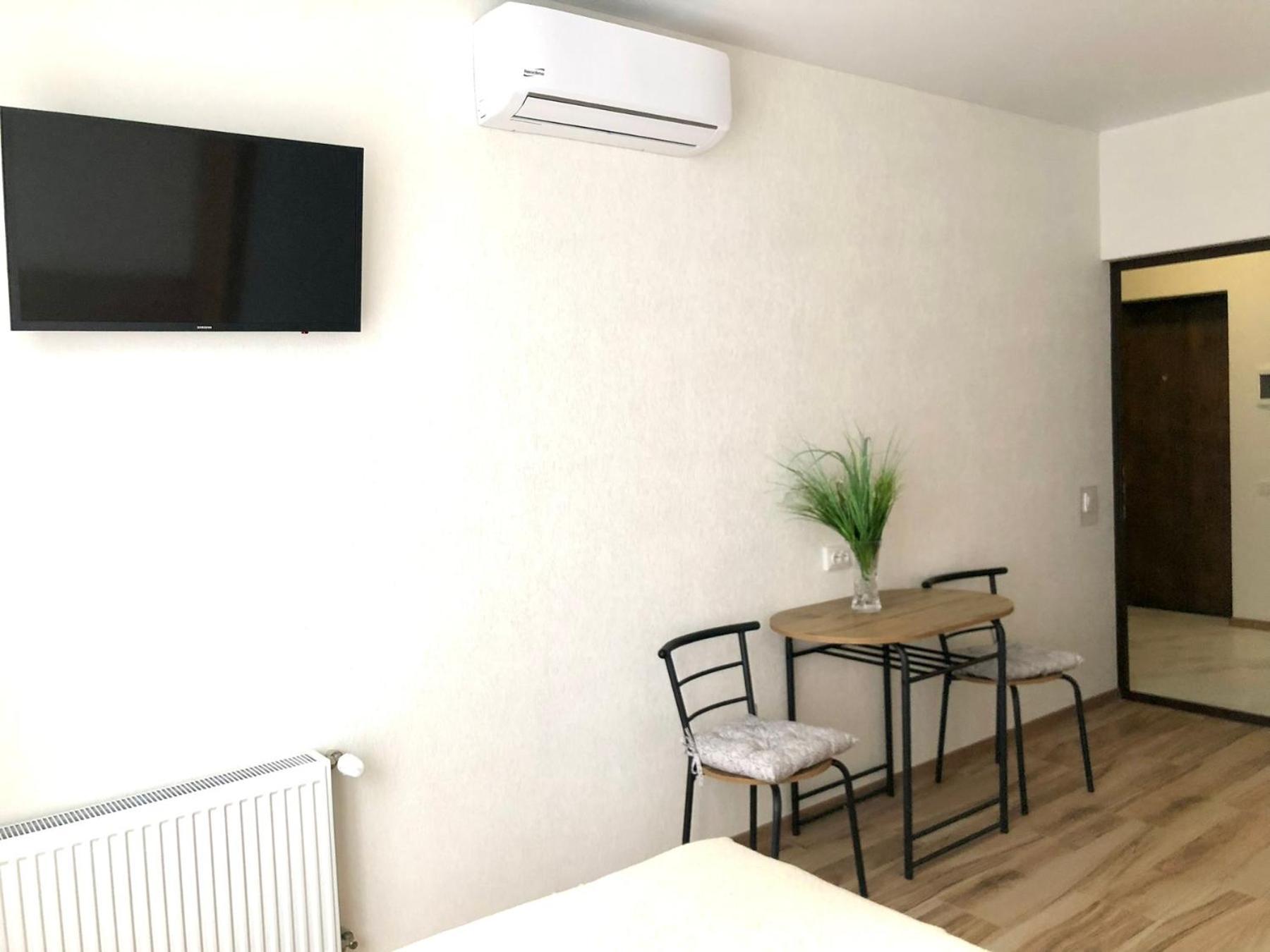 Osapart Hotel In A Complex Semycvit 2 리비프 외부 사진